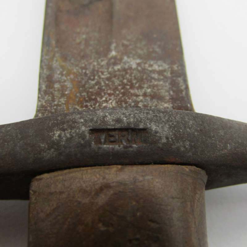 Italian M1891 Mannlicher Carcano rifle bayonet with sheath - Sheath brass is loose