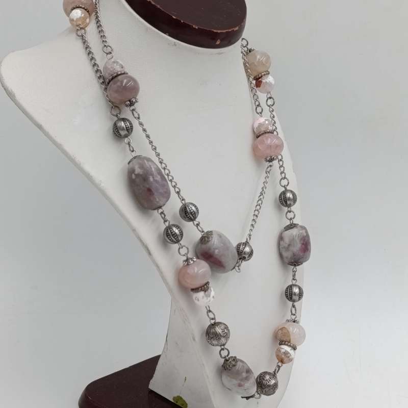 Lepidolite and glass beads necklace - length 91cm