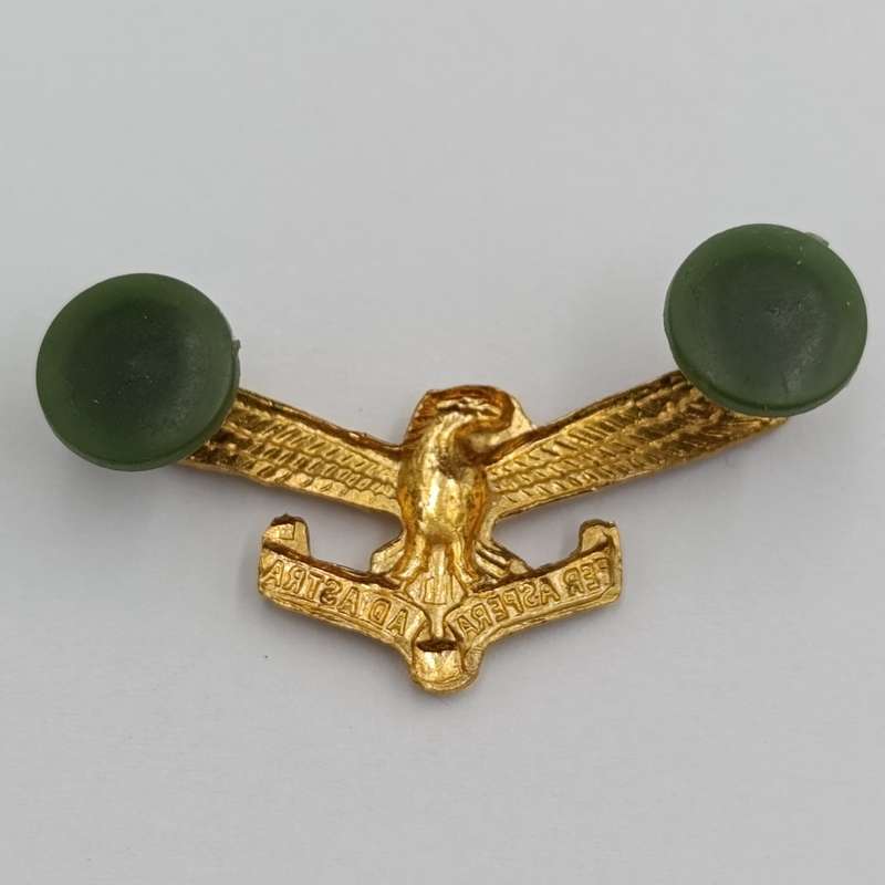 Set of SA Air Force cap and collar badges