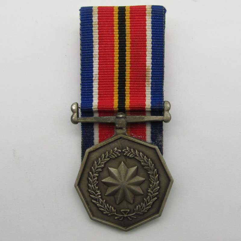 SA Army Tshumelo Iktelaho medal - broken suspender and glued to ribbon - #18502