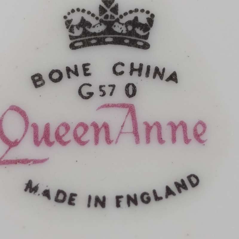 Vintage Queen Anne porcelain sugar bowl