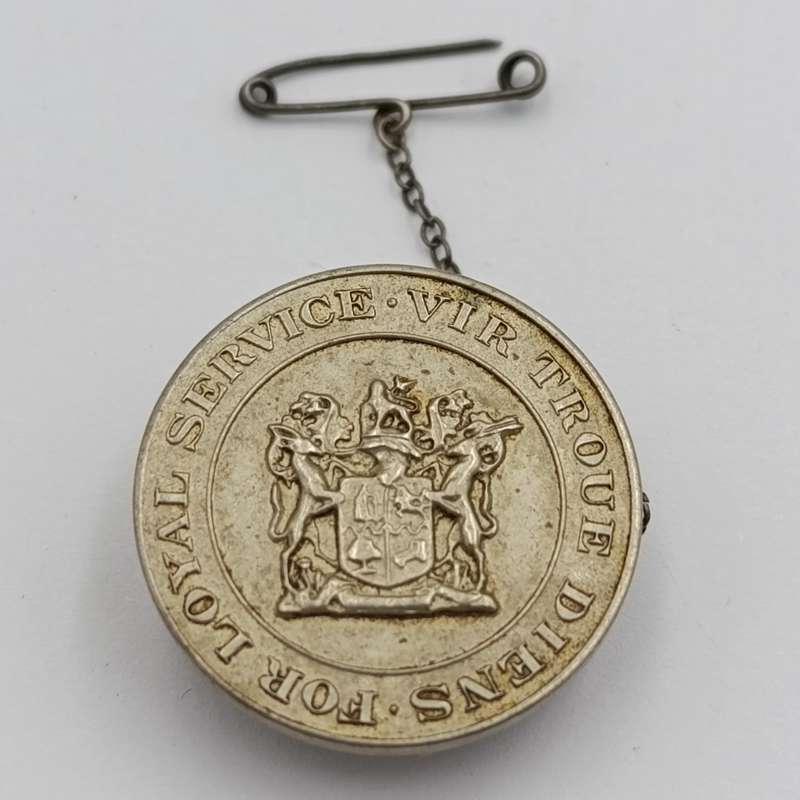 Loyal service badge for persons that could no longer serve in WW2 - no. 768 with safety pin
