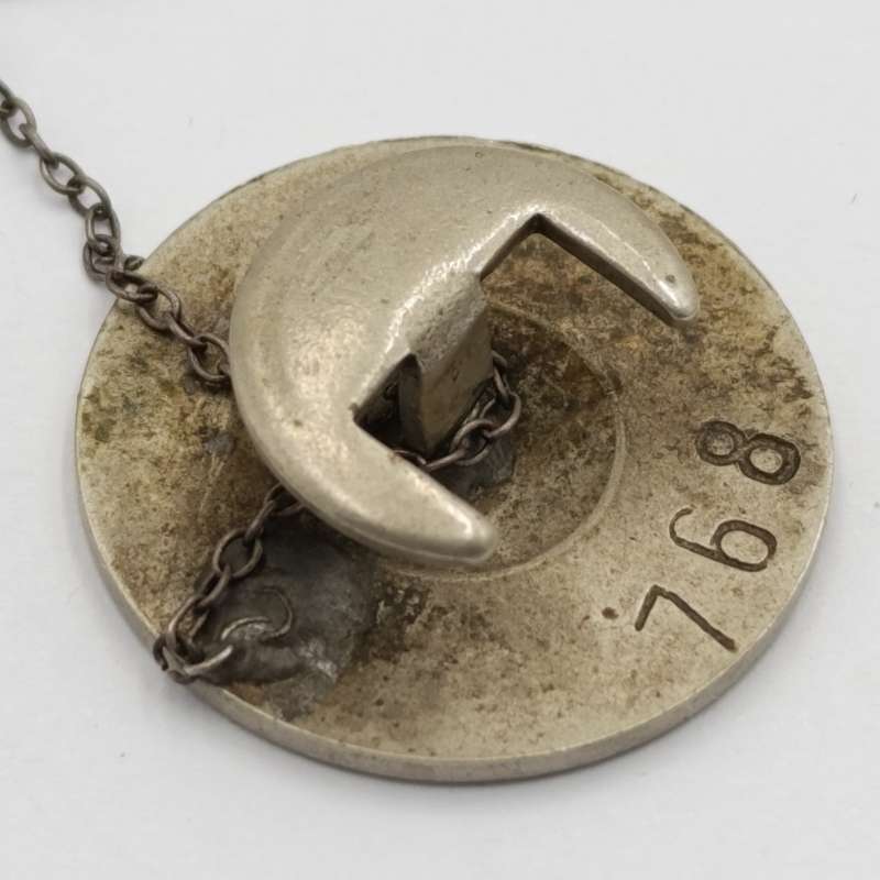 Loyal service badge for persons that could no longer serve in WW2 - no. 768 with safety pin