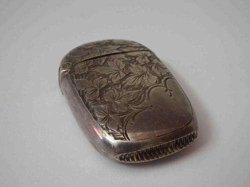 Antique Silver match case from 1898 - made in Chester as per hallmark - weighs 19,5 grams