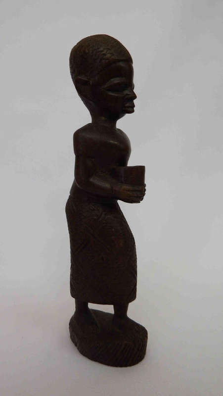 Wooden carving of African lady @ Crazy R1 Start