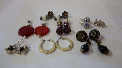 8 Pairs of costume jewelry earrings - as per photo