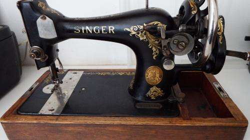 Singer sewing machine hand model made in Great Britain - as per photo