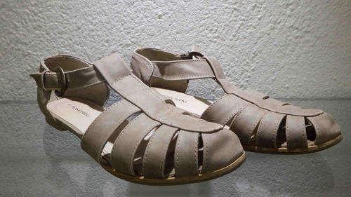Summer Sandals made in South Africa - in excellent condition