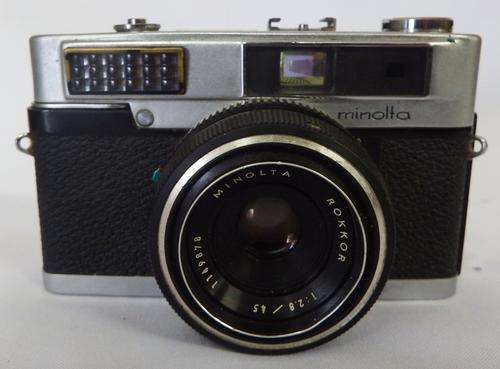 Minolta uniomat vintage camera with Rokkor 1:2.8 lens in leather pouch - as per photo