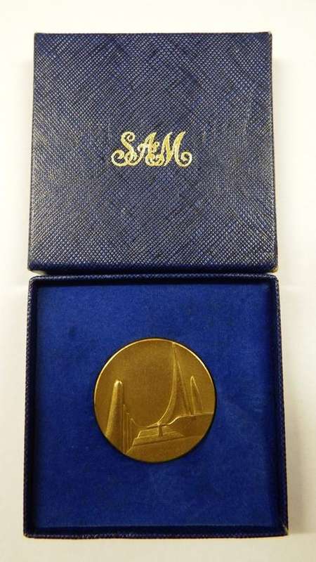 Afrikaans Dit is ons taal 1975 Medallion - as per photo