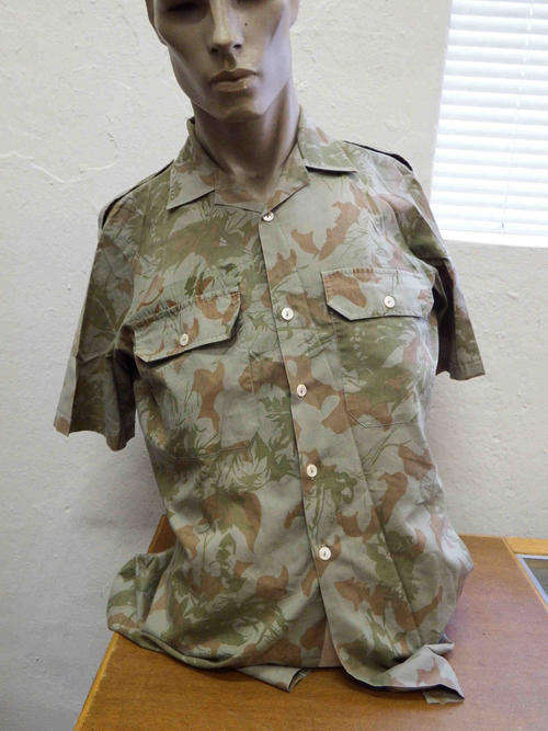 South African Police camo shirt also used by Koevoet - armpit to armpit 57 cm - as per photo