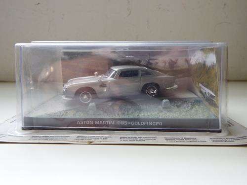 James Bond 007 Aston Martin DB5 - Goldfinger - model car in original packaging with magazine