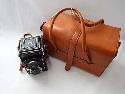 Yashica C Twin lens reflex camera with Yashikor 1:3.5 lenses in leather pouch