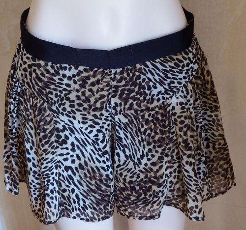 Valleygirl polyester shorts - size 10