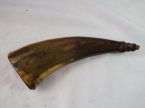 Antique gunpowder horn ( made of Horn )
