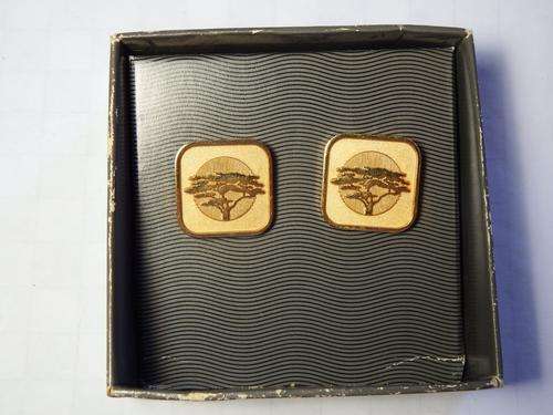 Pair of First National Bank cufflinks in original box - vintage item