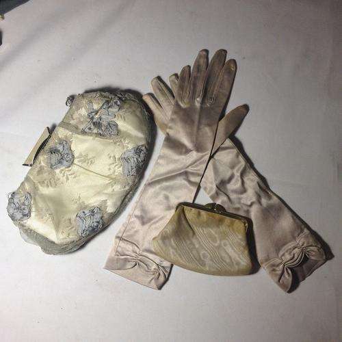 Vintage purse with gloves and wallet