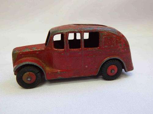 Dinky Toys 250 streamline fire engine - no ladder or fire bell