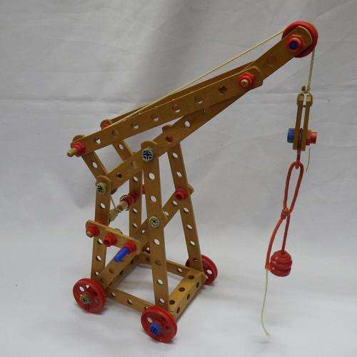 Vintage wooden meccano crane - some plastic bolts damaged