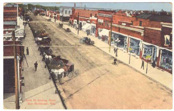 Postcard - Main St.Looking North, New Richmond, Wis