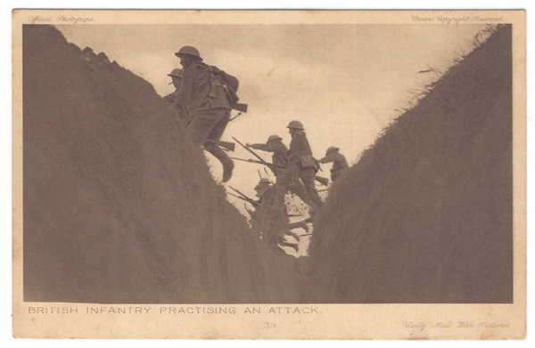 Post Card - British infantry practicing an attack - Official War Photographs - unused