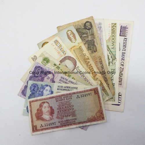 Lot of 10 international banknotes
