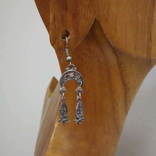 Pair of earrings