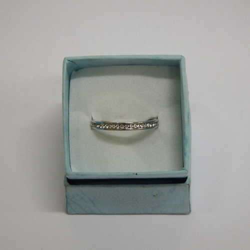 Beautiful fashion ring - Still brand new