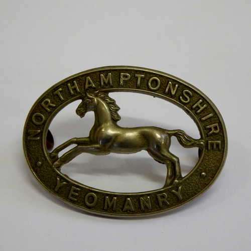 Great Britain Northhamptonshire Yeomanry cap badge - white metal with lugs