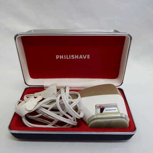 Vintage Philishave electrical razor in case