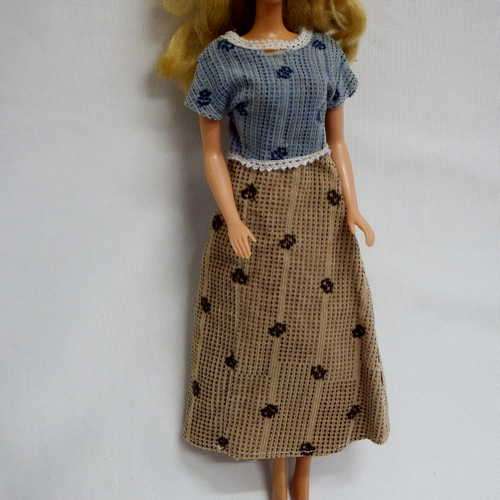 Vintage brown and blue doll dress - suitable for Barbie dolls - small hole in neckline