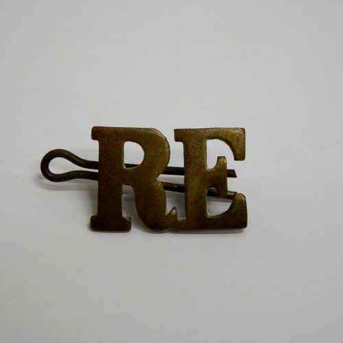 Royal Engineers RE shoulder title