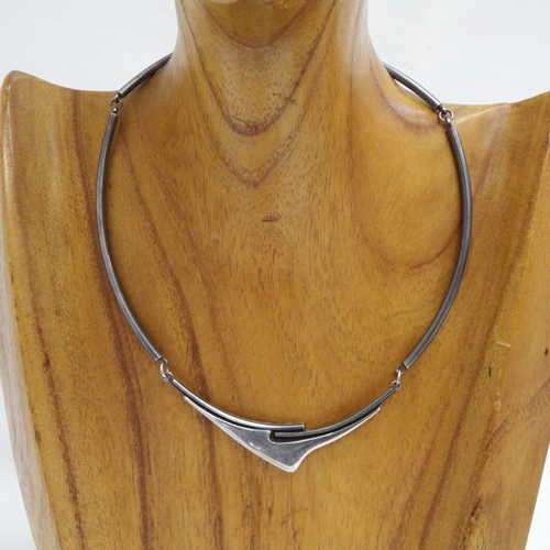 Vintage Sterling Silver ethnic style chocker necklace : Weighs : 22.9 g