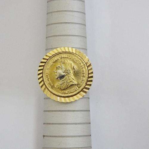 18kt Rolled gold plated ring with Queen Victoria insert