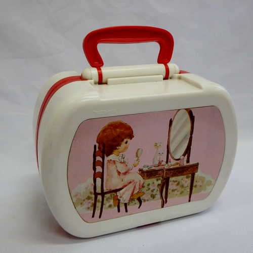 Vintage childrens plastic vanity case with battery operated lights