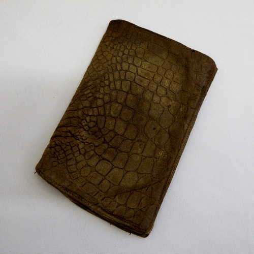 Very old genuine leather purse - @ CRAZY R1 start