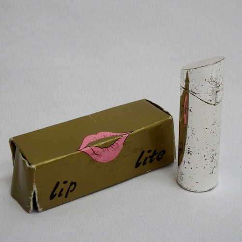 Lipstick pocket lighter in box  (8283A)