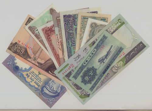 Lot of 10 uncirculated Asian banknotes