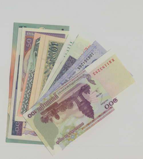 Lot of 10 uncirculated Asian banknotes