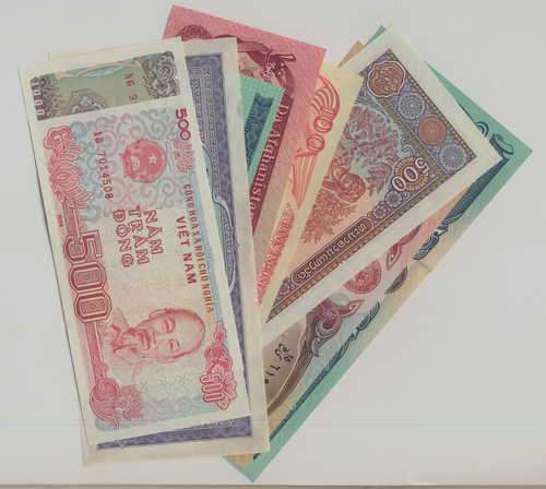 Lot of 10 uncirculated Asian banknotes