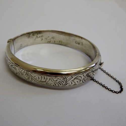 Vintage sterling silver bangle / bracelet inscribed G.D.M from G.V.M 20.4.54 - Weighs : 20g