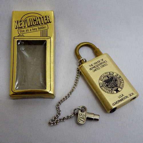 Vintage key holder lighter with key in box - Working
