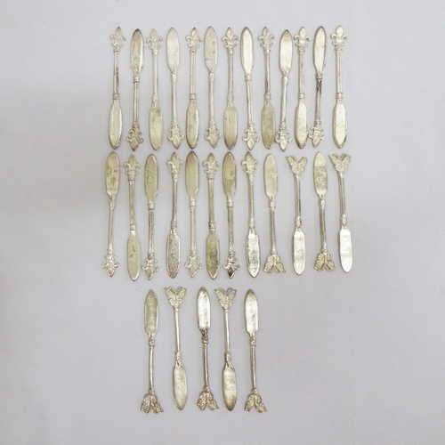 Lot of 30 small butter knifes