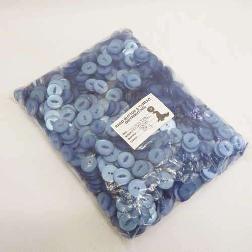 Lot of 1000 blue buttons
