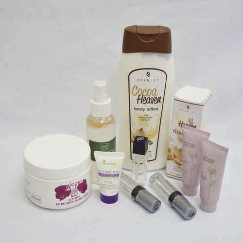 Lot of 10 woman's cosmetic products - @ CRAZY R1 start