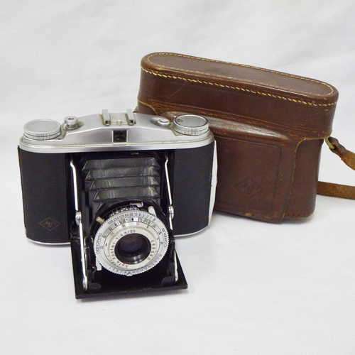 Vintage Agfa Isolette II fold out camera in leather pouch - Working