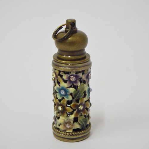 Perfume bottle pendant - Nice Item