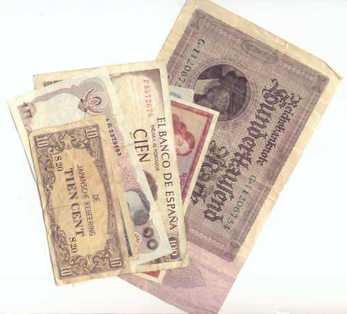 Lot of 7 International banknotes