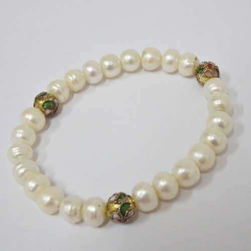 Fresh water pearls bracelet