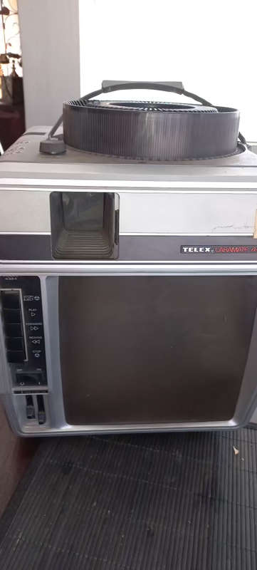 Slide viewer telex